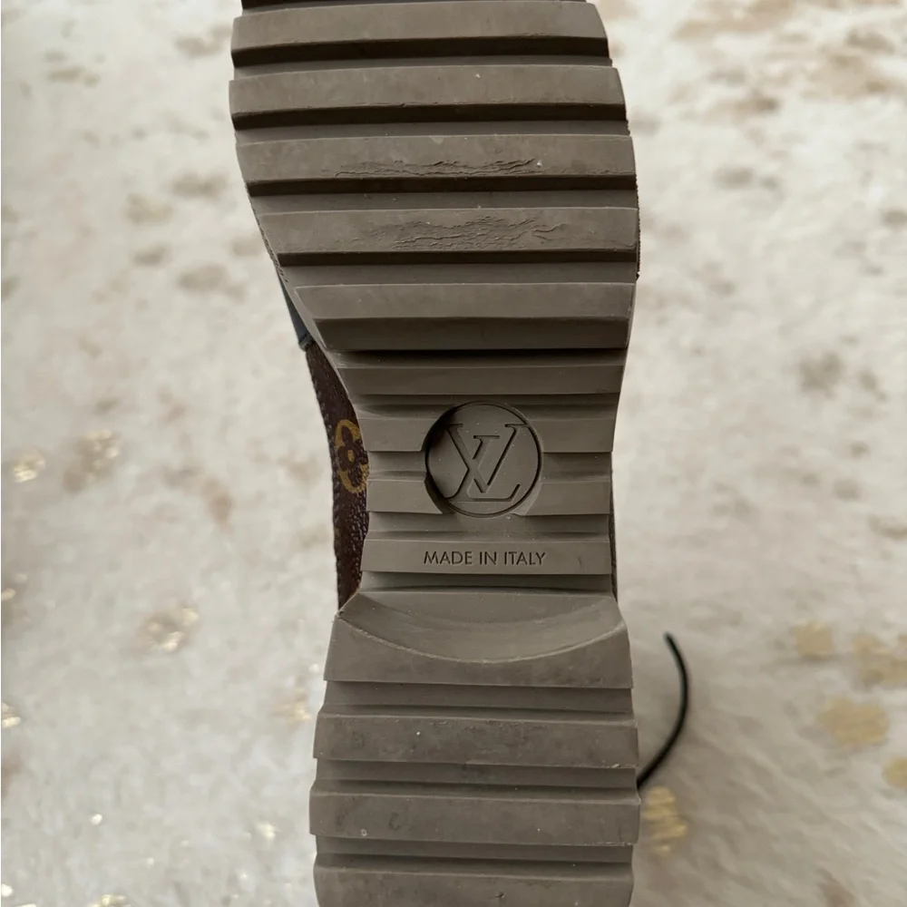 Laureate Platform Desert Boot - Picture 13 of 13